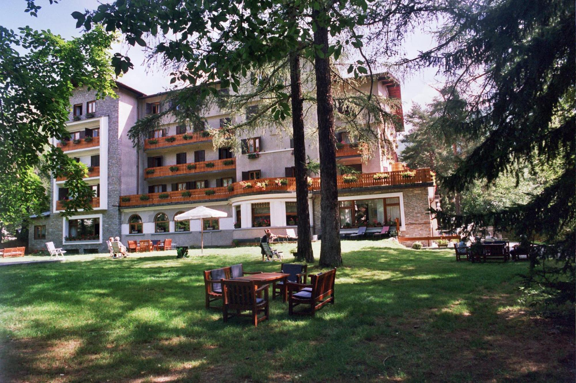 Hotel Des Geneys 바르도네키아 외부 사진